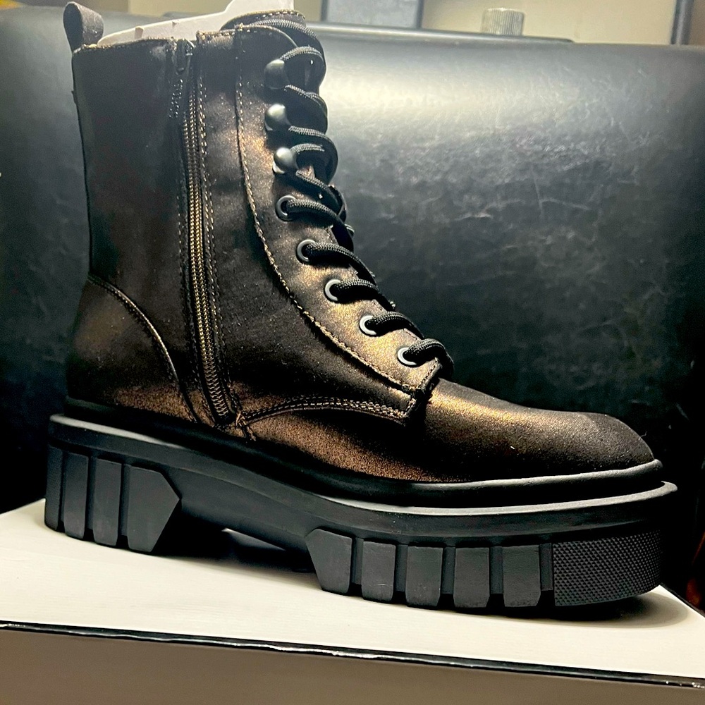 Guess GW Ferina 2 Women boots BRONZE 750